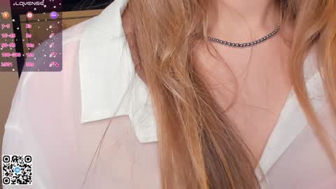 Snapshot of sheenaeast chatting on 12/30/24, 10:10 Violet online show from 12/30/24, 10:10