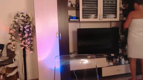 Snapshot of sheilaryan chatting on 09/30/25, 04:50 Sheila GMT 2 Tuesday Wednesday Friday Saturday Sunday- 8 5 online show from 09/30/25, 04:50