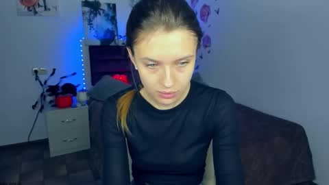 Snapshot of sheillatyler chatting on 10/22/25, 08:14 Alexis online show from 10/22/25, 08:14