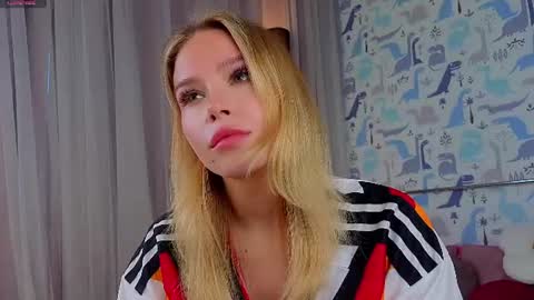 Lina online show from 07/03/26, 01:56