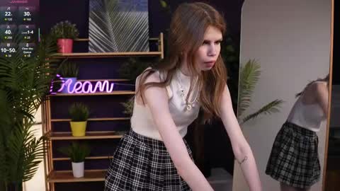 Sofia online show from 09/10/25, 01:22