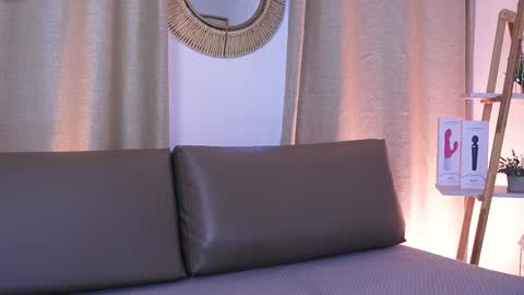 Snapshot of shelleymorell chatting on 11/06/25, 02:29 Transmission schedule Monday - Friday 715 am to 200 pm time Colombia online show from 11/06/25, 02:29