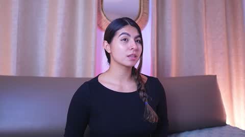 Snapshot of shelleymorell chatting on 11/12/25, 12:16 Transmission schedule Monday - Friday 715 am to 200 pm time Colombia online show from 11/12/25, 12:16