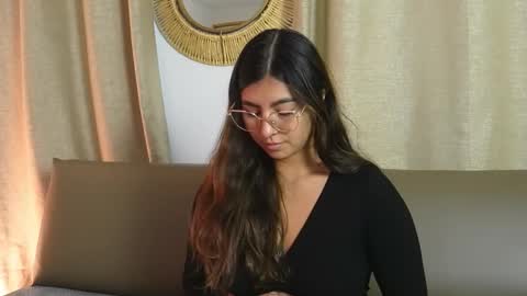 Snapshot of shelleymorell chatting on 11/20/25, 12:16 Transmission schedule Monday - Friday 715 am to 200 pm time Colombia online show from 11/20/25, 12:16