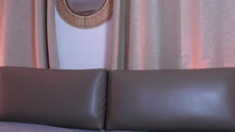 Snapshot of shelleymorell chatting on 11/25/25, 12:38 Transmission schedule Monday - Friday 715 am to 200 pm time Colombia online show from 11/25/25, 12:38