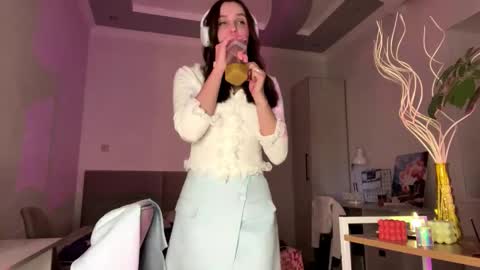 Snapshot of shellicruickshank chatting on 12/03/25, 07:34 Elsa online show from 12/03/25, 07:34