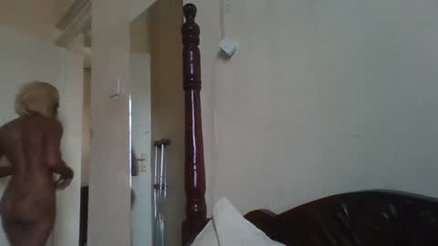 shellymadonna online show from 10/20/25, 09:21