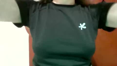 shelsyzevee_ online show from 11/06/25, 12:33