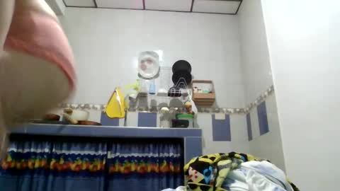 shelsyzevee_ online show from 12/17/25, 02:50