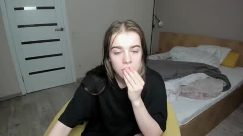 ShelyMoon online show from 12/31/24, 12:32