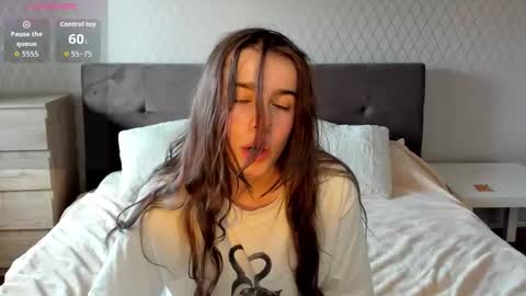 ShelyMoon online show from 09/28/25, 01:05