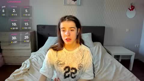 ShelyMoon online show from 10/06/25, 12:24