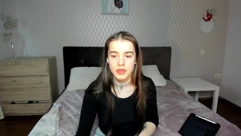 ShelyMoon online show from 10/24/25, 01:40