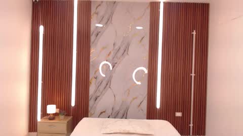 shena_nomy1 online show from 11/23/25, 07:57