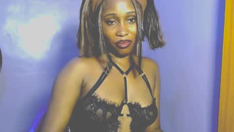 Snapshot of shena_xnomy chatting on 06/19/26, 07:01 Favour online show from 06/19/26, 07:01