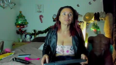 shera hade online show from 12/23/24, 10:10