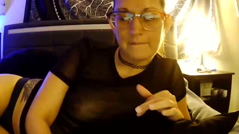 Snapshot of sheridenault chatting on 10/15/25, 03:39 Harley Townsend online show from 10/15/25, 03:39