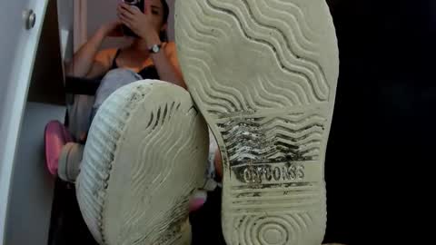 Snapshot of sherilkwang_ chatting on 12/05/25, 12:19 .. Sherilk .. online show from 12/05/25, 12:19