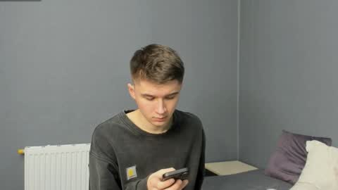 Max online show from 11/10/25, 03:16