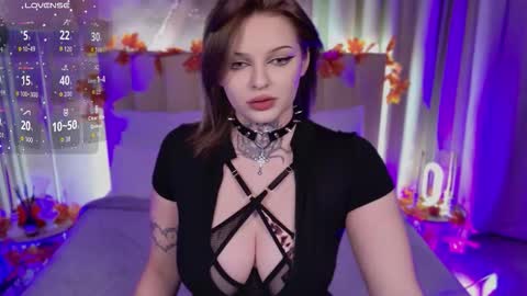 Snapshot of sherri_martinez chatting on 10/15/25, 06:19 sherri_martinez online show from 10/15/25, 06:19