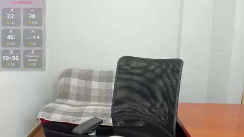 Snapshot of sherril_fox chatting on 10/28/25, 07:12 sherril_fox online show from 10/28/25, 07:12