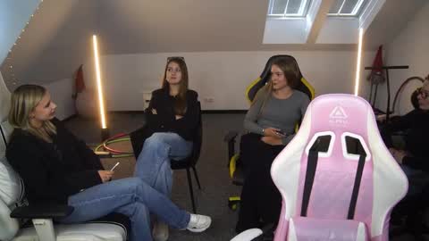 Snapshot of sheryl_elegance chatting on 09/26/25, 10:08 Sheryl online show from 09/26/25, 10:08