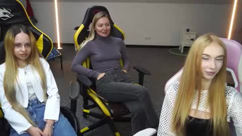 Snapshot of sheryl_elegance chatting on 09/29/25, 10:42 Sheryl online show from 09/29/25, 10:42