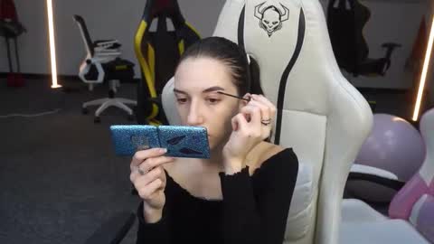 Snapshot of sheryl_elegance chatting on 10/04/25, 10:24 Sheryl online show from 10/04/25, 10:24