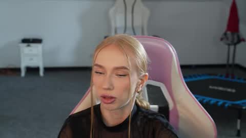 Snapshot of sheryl_elegance chatting on 10/23/25, 10:36 Sheryl online show from 10/23/25, 10:36