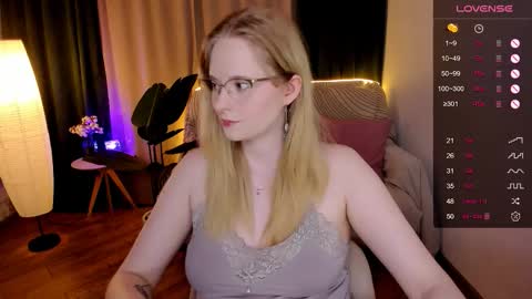 Hello guys my name is Aemilia online show from 09/12/25, 08:25