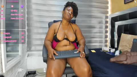 Snapshot of sheyla__ebony chatting on 03/23/26, 11:47 sheyla__ebony online show from 03/23/26, 11:47