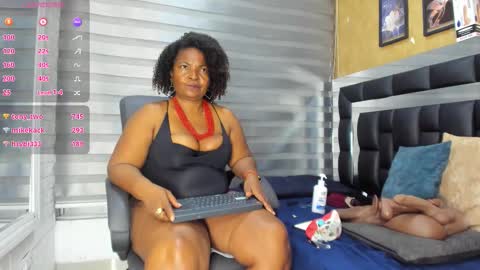 Snapshot of sheyla__ebony chatting on 03/27/26, 12:38 sheyla__ebony online show from 03/27/26, 12:38