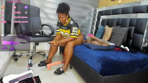 Snapshot of sheyla__ebony chatting on 04/25/26, 12:35 sheyla__ebony online show from 04/25/26, 12:35