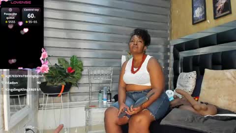 Snapshot of sheyla__ebony chatting on 06/09/26, 12:11 sheyla__ebony online show from 06/09/26, 12:11