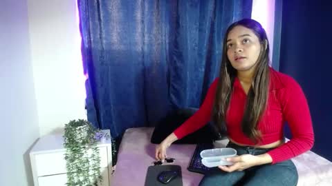 Snapshot of shiara_blake chatting on 09/23/25, 02:09 Melissa online show from 09/23/25, 02:09
