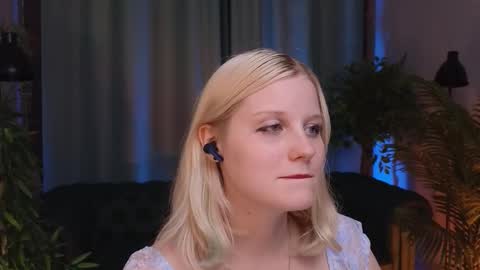 help me reach my first 25 thumbs up online show from 09/13/25, 03:12