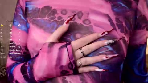 help me reach my first 25 thumbs up online show from 11/20/25, 10:09