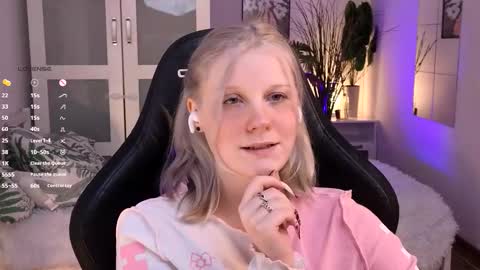 help me reach my first 25 thumbs up online show from 11/22/25, 09:36