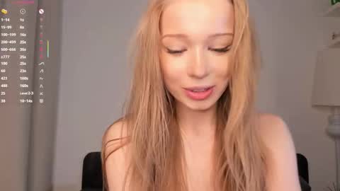 Stella  online show from 10/13/25, 07:30