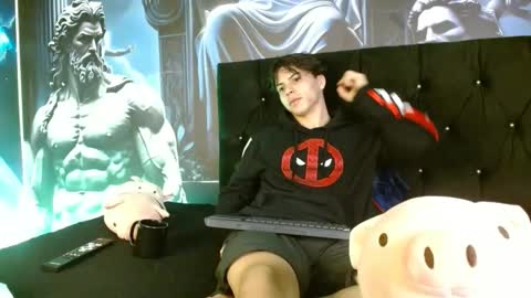 Snapshot of shinobi_grey chatting on 12/30/24, 02:40 .. shinobi .. online show from 12/30/24, 02:40