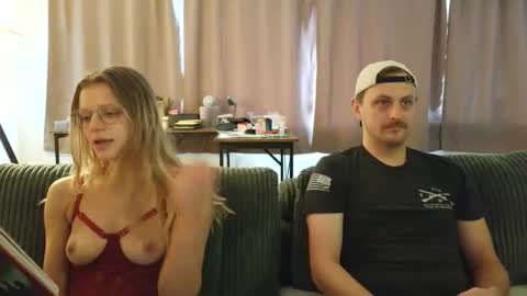 Snapshot of shinyandused chatting on 09/24/25, 05:16 shinyandused online show from 09/24/25, 05:16