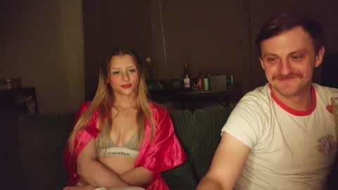 Snapshot of shinyandused chatting on 10/25/25, 02:19 shinyandused online show from 10/25/25, 02:19