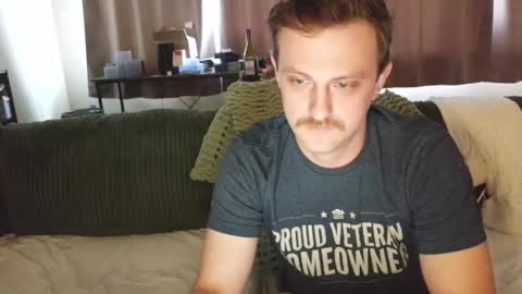 Snapshot of shinyandused chatting on 10/27/25, 07:18 shinyandused online show from 10/27/25, 07:18