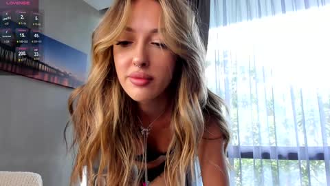 Melissa online show from 12/12/24, 03:54