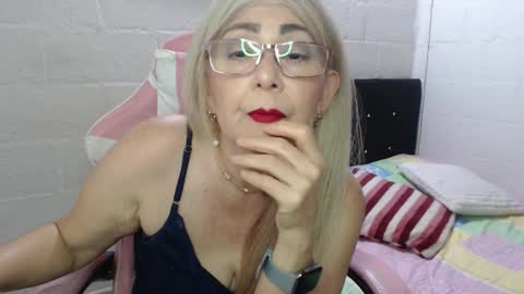 shira evans40 online show from 11/11/25, 10:21