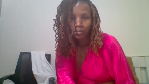 Snapshot of shirleen_ chatting on 08/06/26, 08:33 Shirleen online show from 08/06/26, 08:33