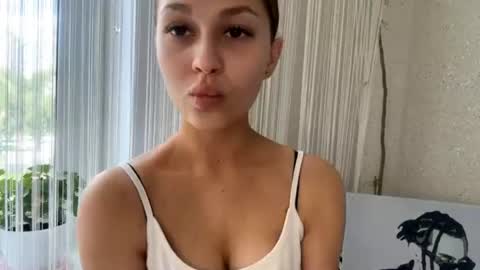 Snapshot of shirleepoma chatting on 06/25/26, 08:30 Joli online show from 06/25/26, 08:30