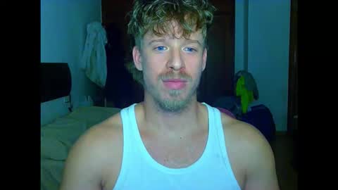 Snapshot of shirtless_dj chatting on 10/25/25, 12:07 Cick Goreskin online show from 10/25/25, 12:07