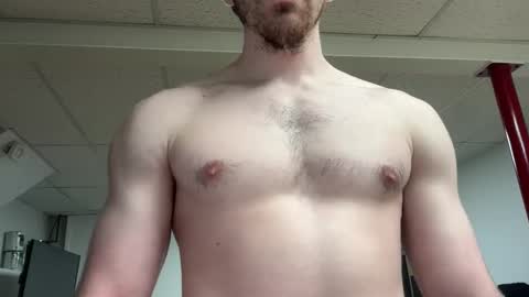 Snapshot of shirtlesshunk15 chatting on 04/22/26, 10:55 shirtlesshunk15 online show from 04/22/26, 10:55