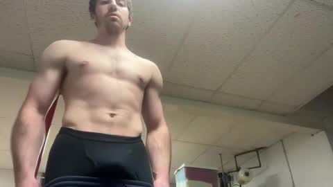 Snapshot of shirtlesshunk15 chatting on 05/07/26, 10:59 shirtlesshunk15 online show from 05/07/26, 10:59
